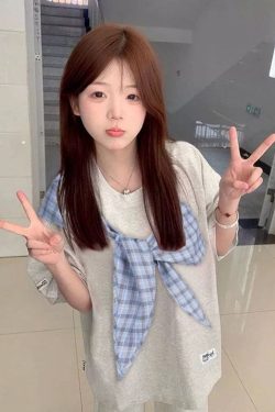 Korean Style Bow Tie Patterned Short Sleeve T-Shirt for Women - Summer 2025 College Fashion Trend