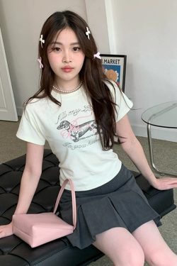 Korean Style Bow Tie Sausage Dog Print Slim Fit Short Sleeve T-Shirt for a Youthful Look