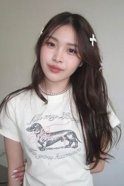 Korean Style Bow Tie Sausage Dog Print Slim Fit Short Sleeve T-Shirt for a Youthful Look