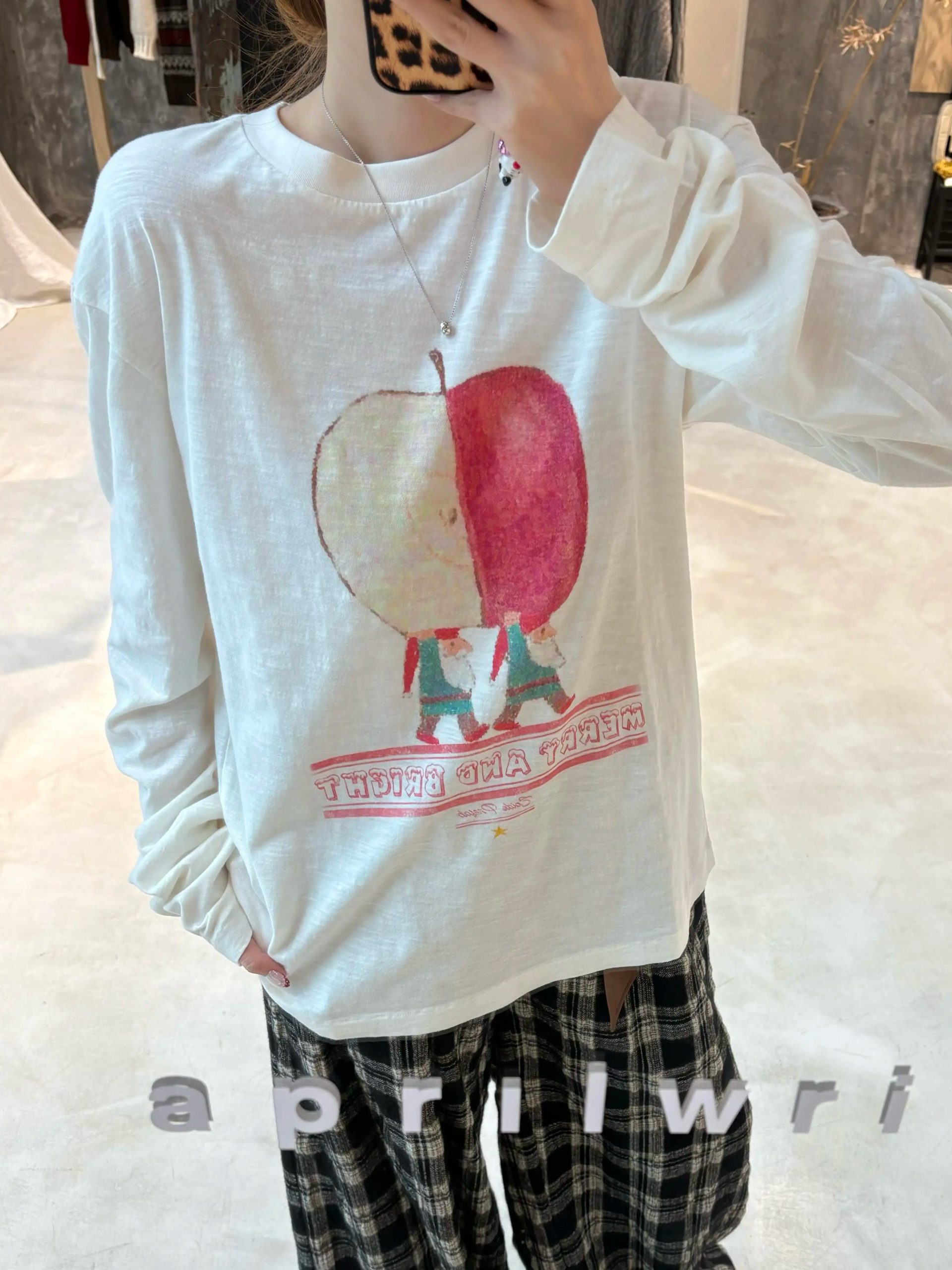 Korean Style Cartoon Print Loose Round Neck Long Sleeve T-Shirt in Soft Bamboo Cotton - Casual & Comfortable Fashion Essential Korean Style Cartoon Print Loose Round Neck Long Sleeve T-Shirt in Soft Bamboo Cotton - Casual & Comfortable Fashion Essential