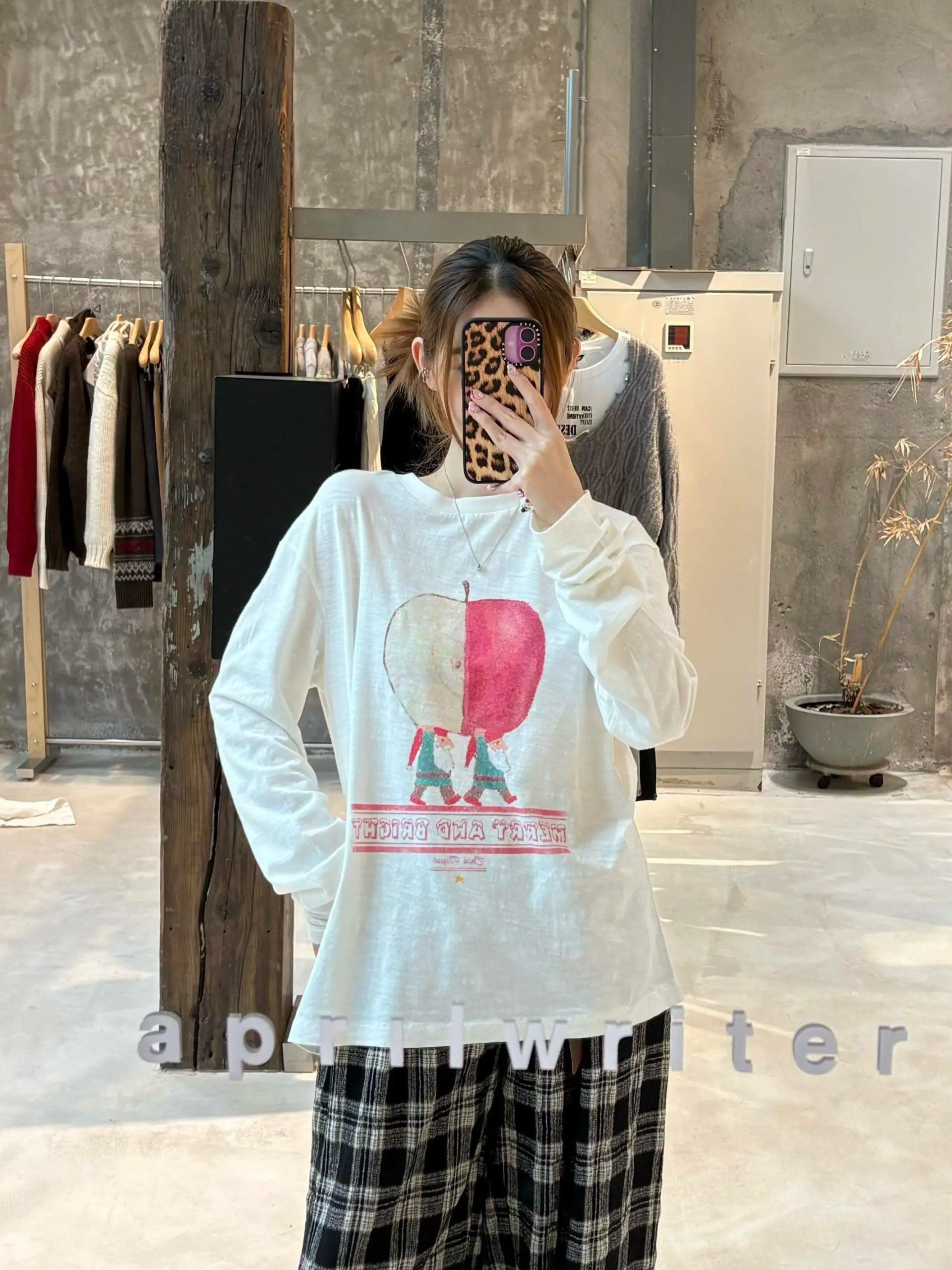 Korean Style Cartoon Print Loose Round Neck Long Sleeve T-Shirt in Soft Bamboo Cotton - Casual & Comfortable Fashion Essential Korean Style Cartoon Print Loose Round Neck Long Sleeve T-Shirt in Soft Bamboo Cotton - Casual & Comfortable Fashion Essential