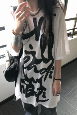 Korean Style Casual Loose Fit Pure Cotton T-Shirt with Graffiti Letter Print and Sun Protection for Women