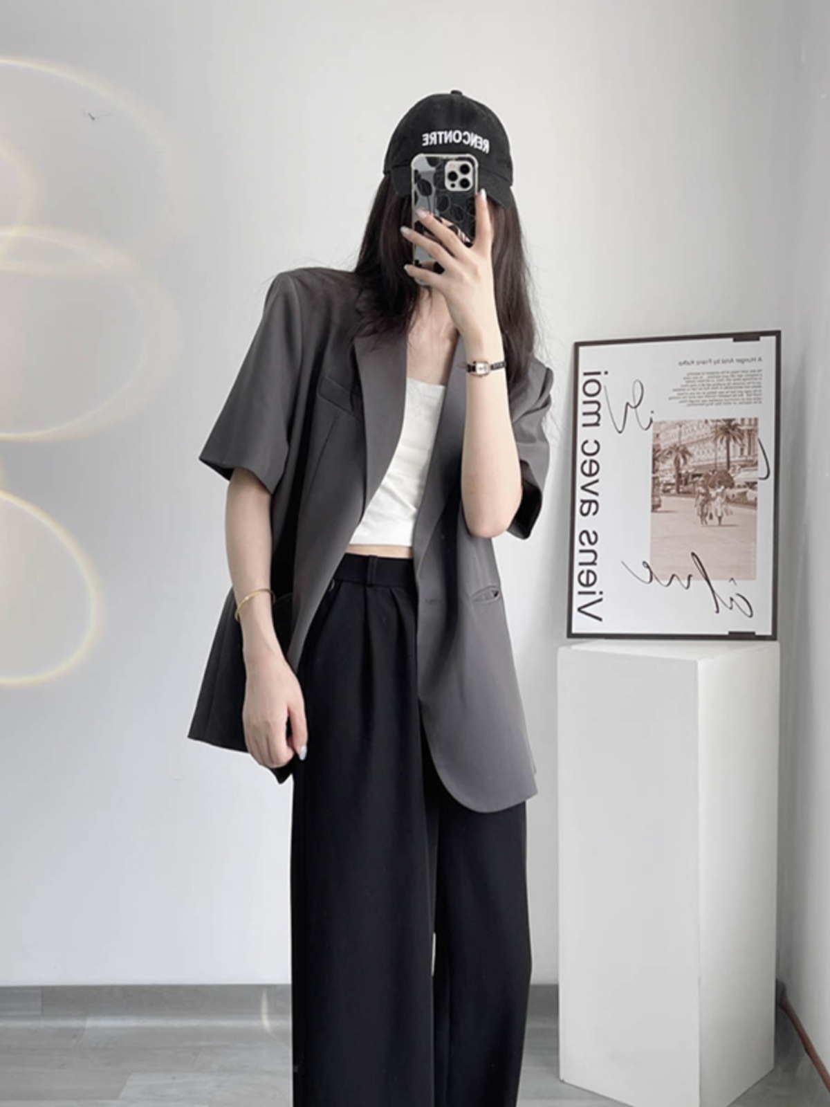 Korean-Style Casual Slimming Gray Oversized Short-Sleeve Blazer for Women - Spring/Summer 2025 Fashion Essential Korean-Style Casual Slimming Gray Oversized Short-Sleeve Blazer for Women - Spring/Summer 2025 Fashion Essential