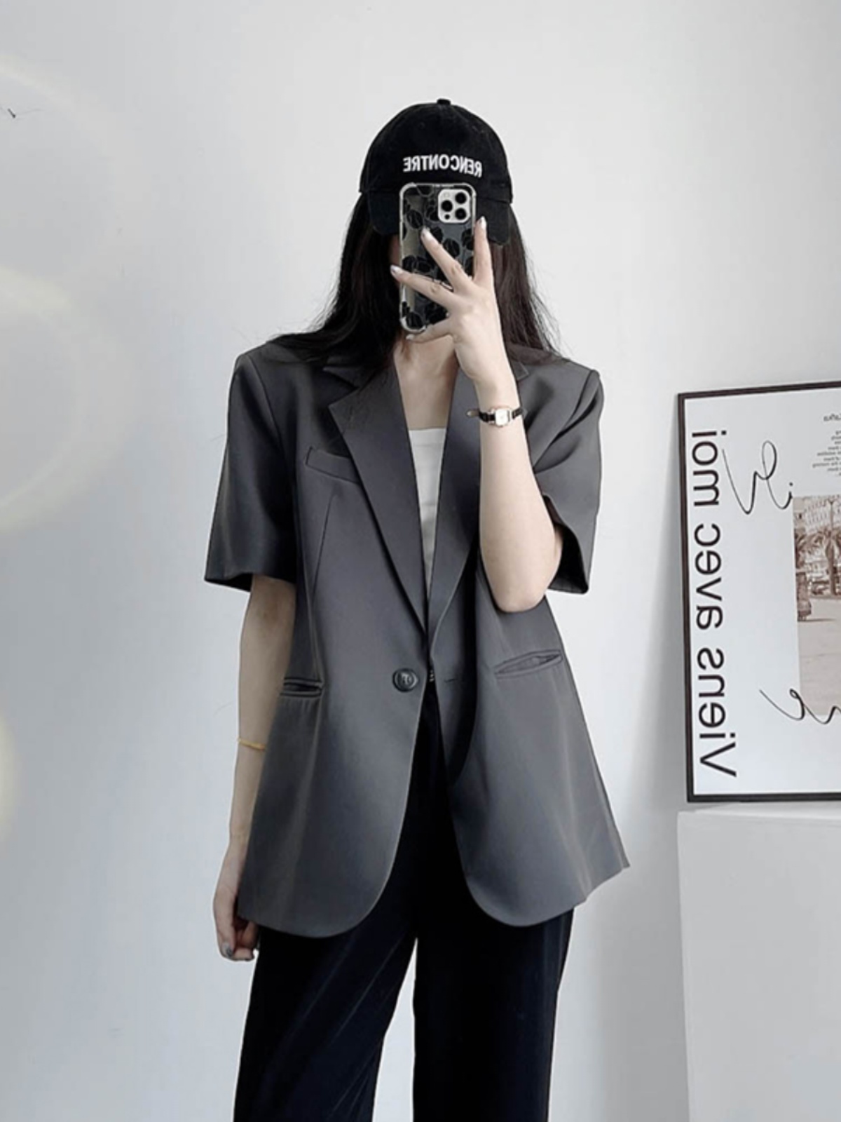 Korean-Style Casual Slimming Gray Oversized Short-Sleeve Blazer for Women - Spring/Summer 2025 Fashion Essential Korean-Style Casual Slimming Gray Oversized Short-Sleeve Blazer for Women - Spring/Summer 2025 Fashion Essential