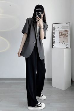Korean-Style Casual Slimming Gray Oversized Short-Sleeve Blazer for Women - Spring/Summer 2025 Fashion Essential