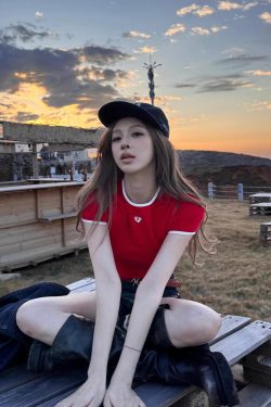 Korean Style Color-Blocking Love Slogan Short Slim-Fit Cotton Top for Girls - High Elasticity Casual Fashion