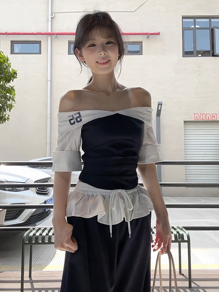 Korean-Style Color-Blocking One-Shoulder Sports Suit for Women, Summer Ruffled Hem Top & Curved Pants Two-Piece Set Korean-Style Color-Blocking One-Shoulder Sports Suit for Women, Summer Ruffled Hem Top & Curved Pants Two-Piece Set