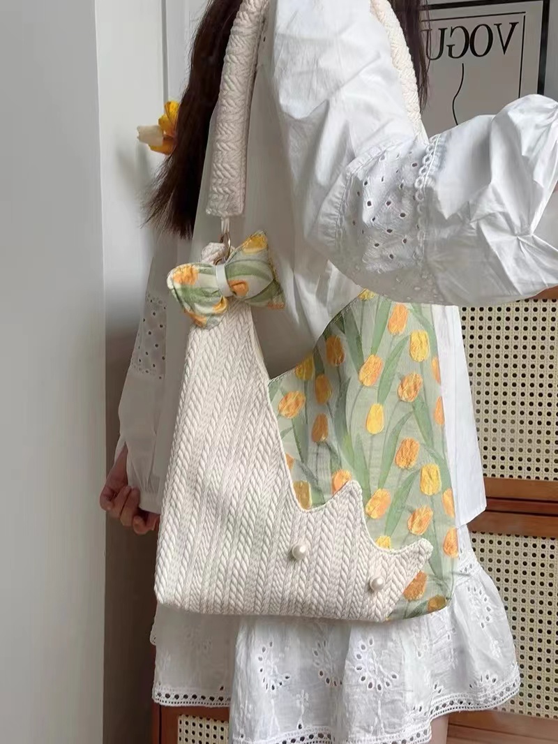 Korean-Style Cute Cat Tulip Crossbody Tote Bag, Large Capacity Shoulder Bag, Niche Design Underarm Bag Korean-Style Cute Cat Tulip Crossbody Tote Bag, Large Capacity Shoulder Bag, Niche Design Underarm Bag