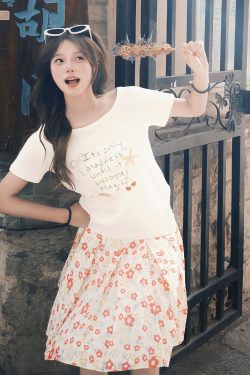 Korean Style Floral Pleated Skirt for Women, Summer A-Line Mid-Length Skirt, Colorful Vacation Outfit