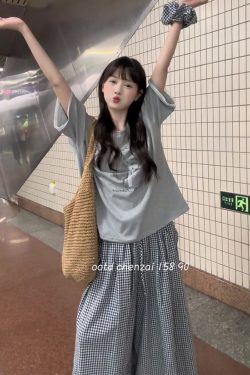 Korean-Style Gray Short Sleeve T-Shirt with Lace Spliced Unique Shoulders - Trendy Summer 2025 Women's Internet Celebrity Top