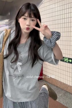 Korean-Style Gray Short Sleeve T-Shirt with Lace Spliced Unique Shoulders - Trendy Summer 2025 Women's Internet Celebrity Top
