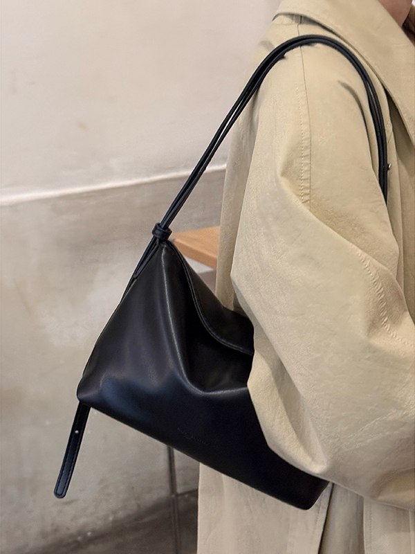 Korean-Style High-End Soft Leather Tote Bag 2025 - Minimalist Shoulder & Crossbody Handbag for Niche Fashion Lovers Korean-Style High-End Soft Leather Tote Bag 2025 - Minimalist Shoulder & Crossbody Handbag for Niche Fashion Lovers