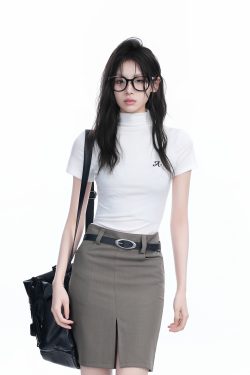 Korean-Style High-Neck Embroidered Short Sleeve T-Shirt for Women – Trendy Fitted Top for Spicy Y2K Fashion Lovers