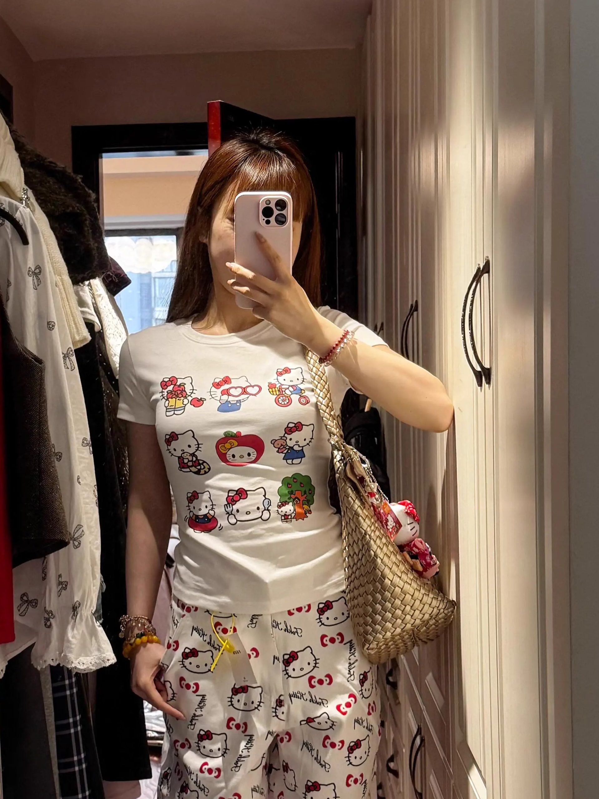 Korean Style Kitty Paradise Printed Short Sleeve Top - Fitted Slim Pure Cotton High-Stretch Sweet Girl Tee Korean Style Kitty Paradise Printed Short Sleeve Top - Fitted Slim Pure Cotton High-Stretch Sweet Girl Tee