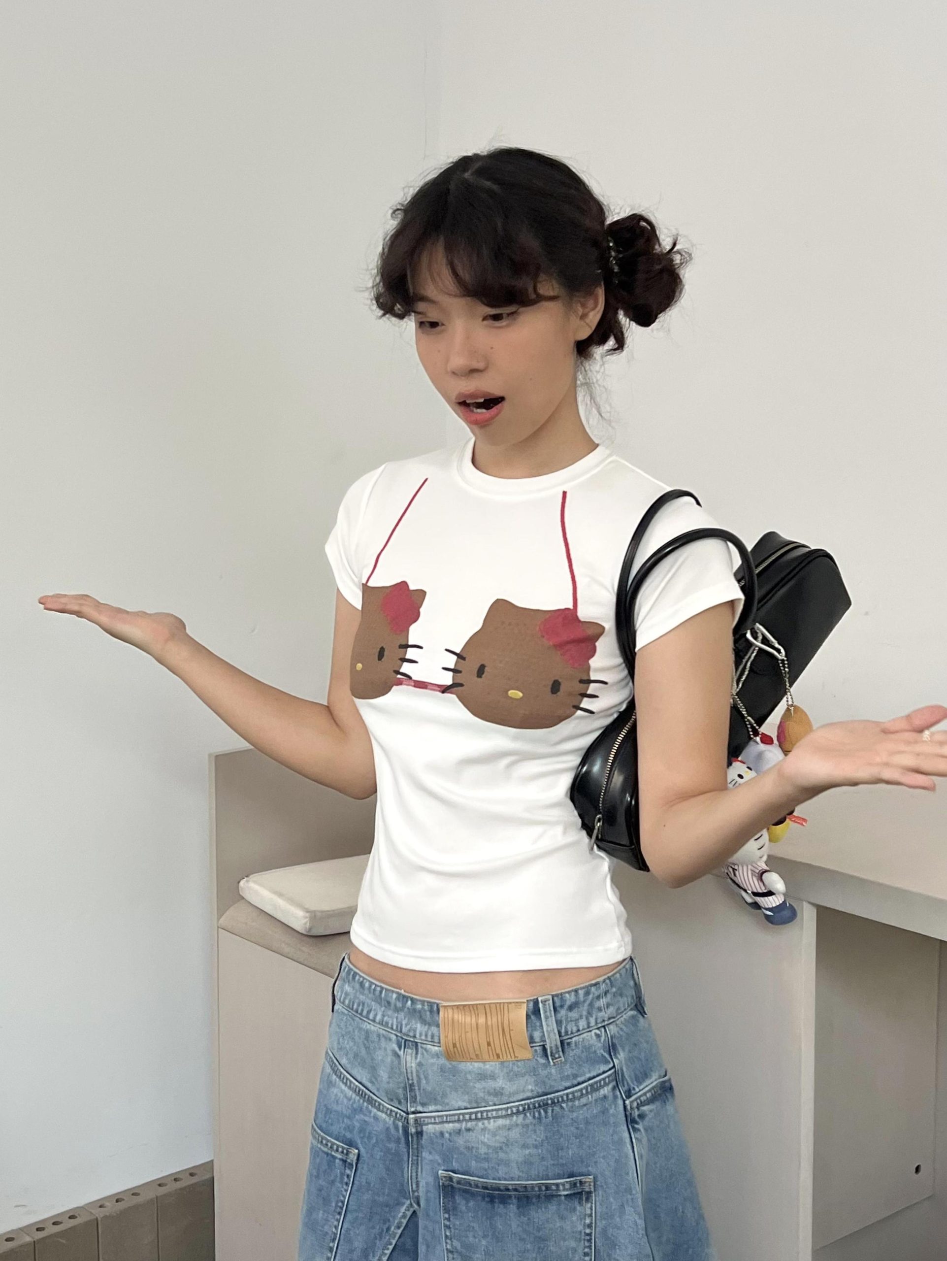 Korean Style Kitty-Themed Printed Short Sleeve Slim-Fit Cotton Top for Women - Sweet and Cool Age-Reducing Design Korean Style Kitty-Themed Printed Short Sleeve Slim-Fit Cotton Top for Women - Sweet and Cool Age-Reducing Design