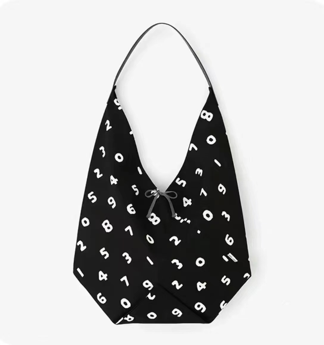 Korean-Style Large Capacity Casual Tote Bag, Versatile Underarm Design, Minimalist Hexagonal Canvas for Digital Commuting Korean-Style Large Capacity Casual Tote Bag, Versatile Underarm Design, Minimalist Hexagonal Canvas for Digital Commuting