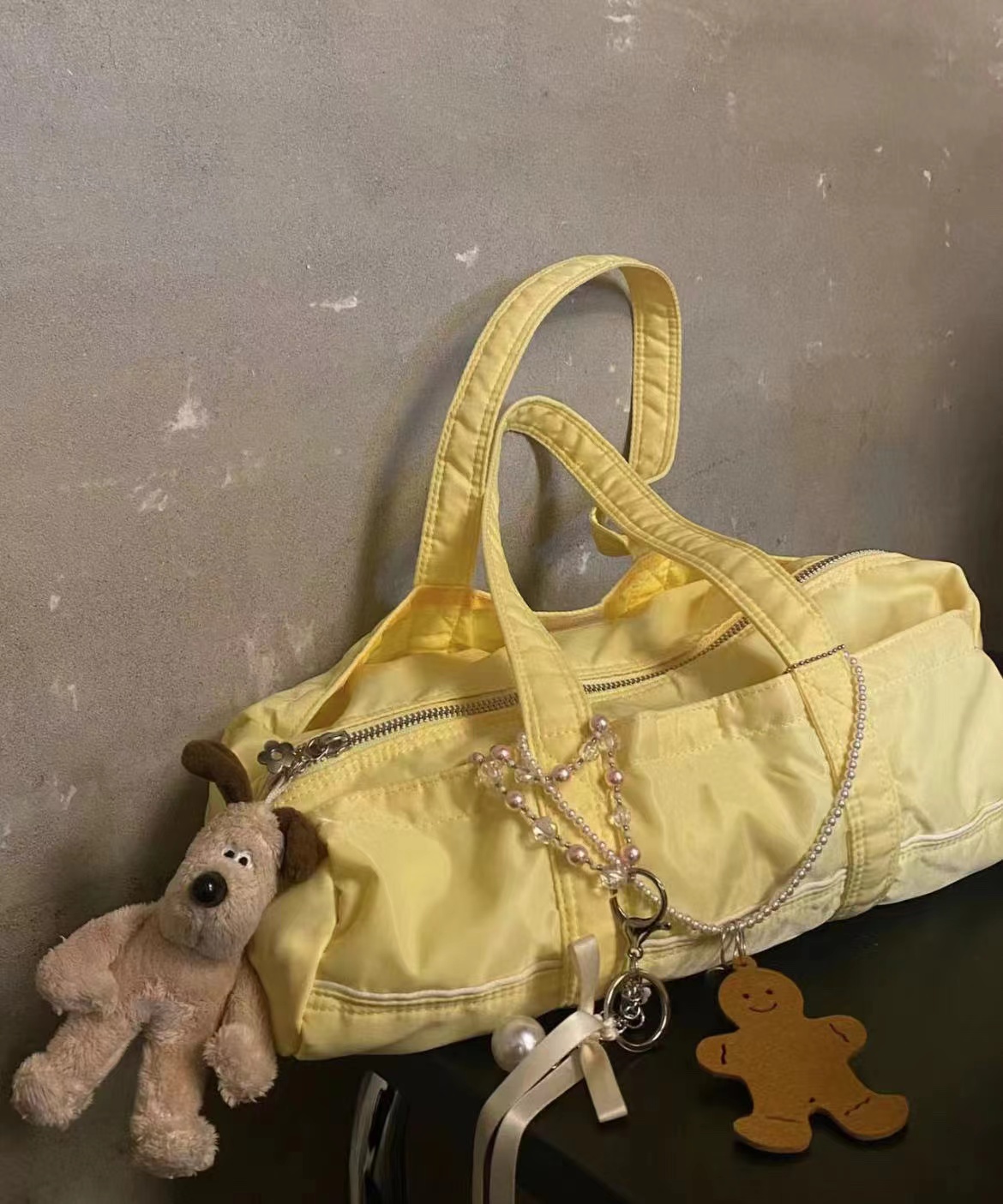 Korean-Style Large-Capacity Casual Travel Bag, Versatile Cylindrical Handbag for Shoulder and Underarm Use Korean-Style Large-Capacity Casual Travel Bag, Versatile Cylindrical Handbag for Shoulder and Underarm Use