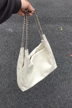 Korean Style Large Capacity Chain Tote Bag for Women - Trendy Underarm Shoulder Bag for Commuting and Daily Use 2023
