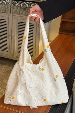 Korean-Style Large-Capacity Daisy Lace Flower Canvas Tote Bag for Women - Chic Commuting Underarm Shoulder Bag