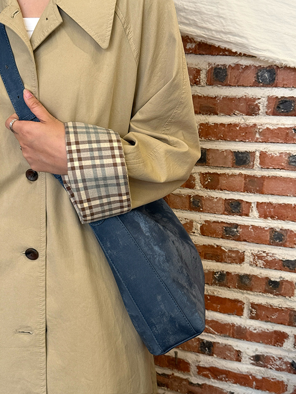 Korean-Style Large-Capacity Tote Bag 2025 - High-End Commuting Crossbody, Versatile Mother-and-Child Bag for Everyday Use Korean-Style Large-Capacity Tote Bag 2025 - High-End Commuting Crossbody, Versatile Mother-and-Child Bag for Everyday Use