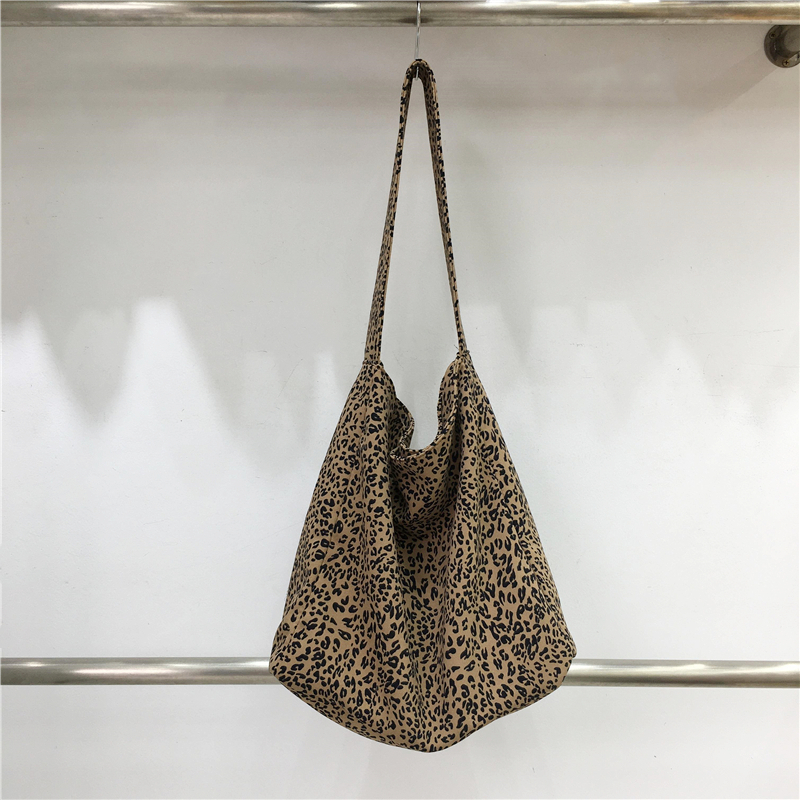 Korean Style Leopard Print Canvas Tote Bag - Large Capacity Casual Shoulder Bag for Students and Everyday Use Korean Style Leopard Print Canvas Tote Bag - Large Capacity Casual Shoulder Bag for Students and Everyday Use