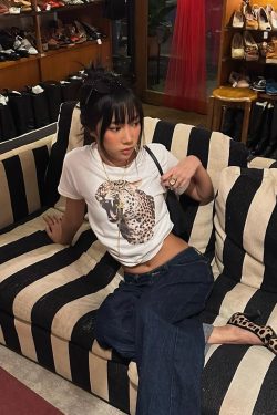 Korean Style Leopard Print Fitted Cotton Short Sleeve T-Shirt for Women - High Elastic Slim Fit, 25SS Trendy Fashion Essential