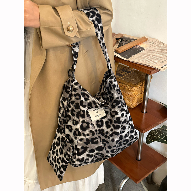Korean-Style Leopard Print Wool Tote Bag for Women | Large Capacity Mother-Daughter Shoulder Crossbody Bag Korean-Style Leopard Print Wool Tote Bag for Women | Large Capacity Mother-Daughter Shoulder Crossbody Bag