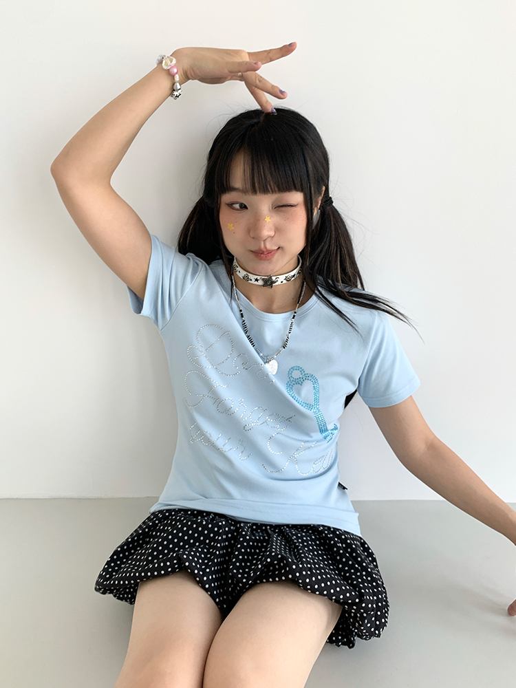 Korean-Style Love Key Rhinestone Short Sleeve Top for Women - Casual Cool Regular Fit Fashion Tee Korean-Style Love Key Rhinestone Short Sleeve Top for Women - Casual Cool Regular Fit Fashion Tee