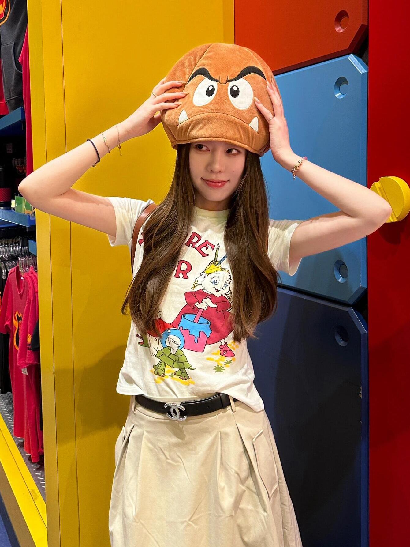 Korean Style Magical Witch Cartoon Print Short Sleeve Slim Fit High-Stretch Cotton T-Shirt for Women Korean Style Magical Witch Cartoon Print Short Sleeve Slim Fit High-Stretch Cotton T-Shirt for Women