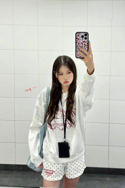 Korean-Style Mini Coin Purse 2025 - Versatile Red Square Neck-Hanging Card Holder Bag with Niche Design