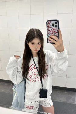 Korean-Style Mini Coin Purse 2025 - Versatile Red Square Neck-Hanging Card Holder Bag with Niche Design