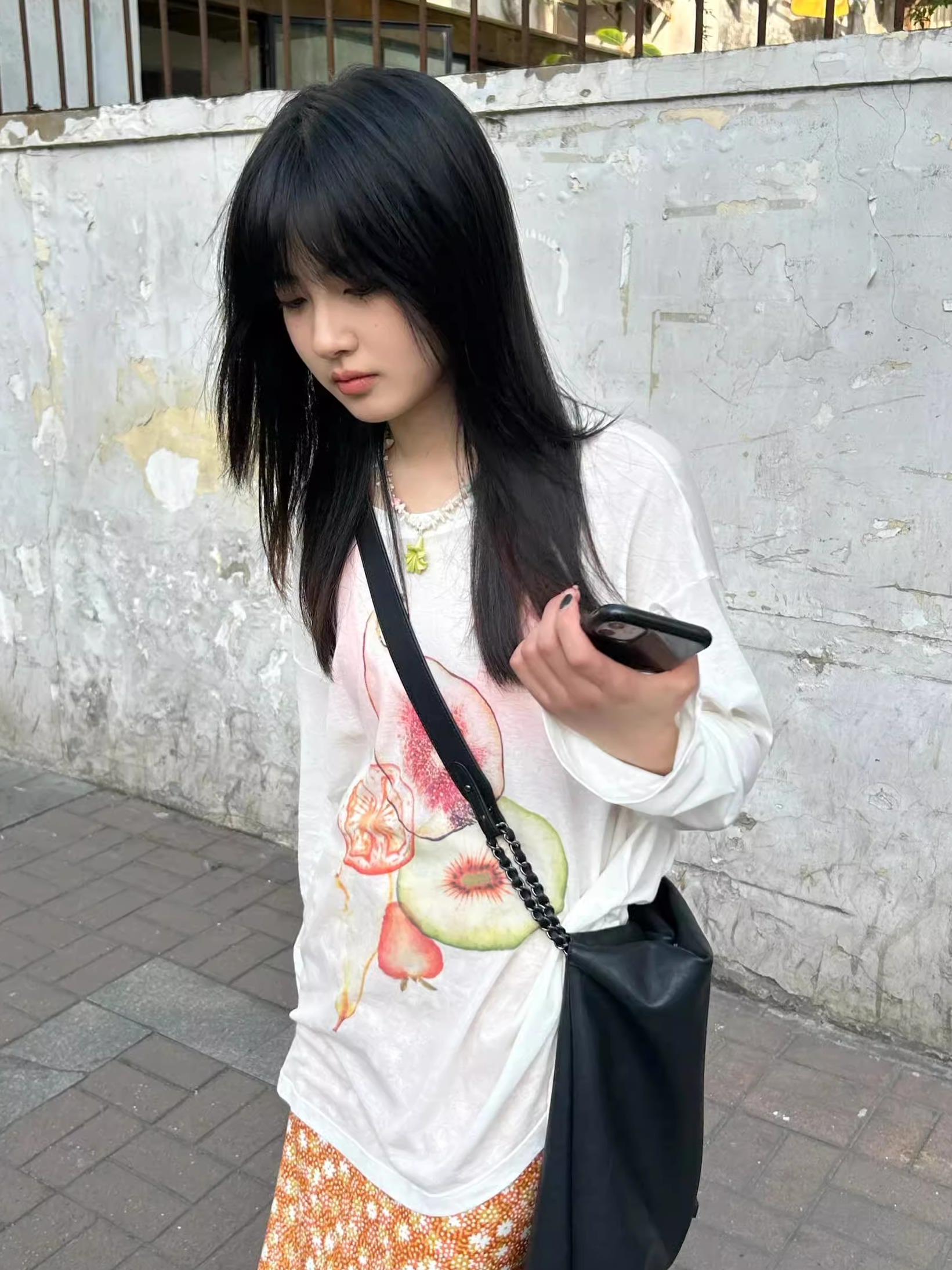 Korean Style Minimalist Fruit Slice Print Long Sleeve Sun Protection T-Shirt for Women - Lightweight Cotton Cover-Up Korean Style Minimalist Fruit Slice Print Long Sleeve Sun Protection T-Shirt for Women - Lightweight Cotton Cover-Up