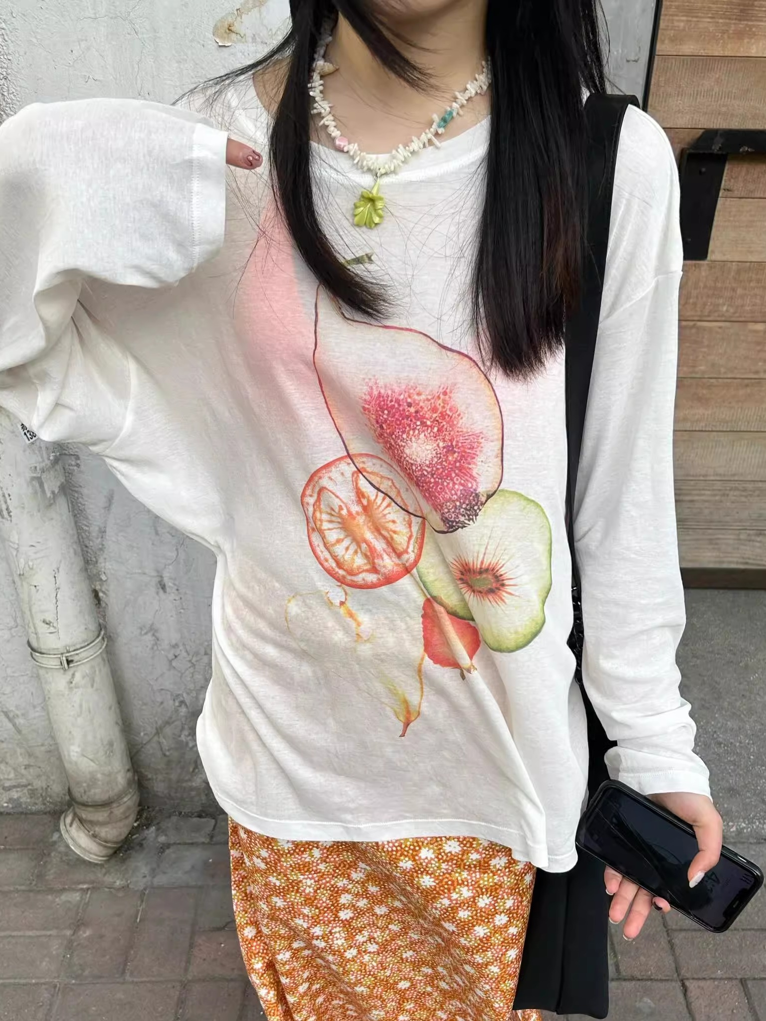 Korean Style Minimalist Fruit Slice Print Long Sleeve Sun Protection T-Shirt for Women - Lightweight Cotton Cover-Up Korean Style Minimalist Fruit Slice Print Long Sleeve Sun Protection T-Shirt for Women - Lightweight Cotton Cover-Up