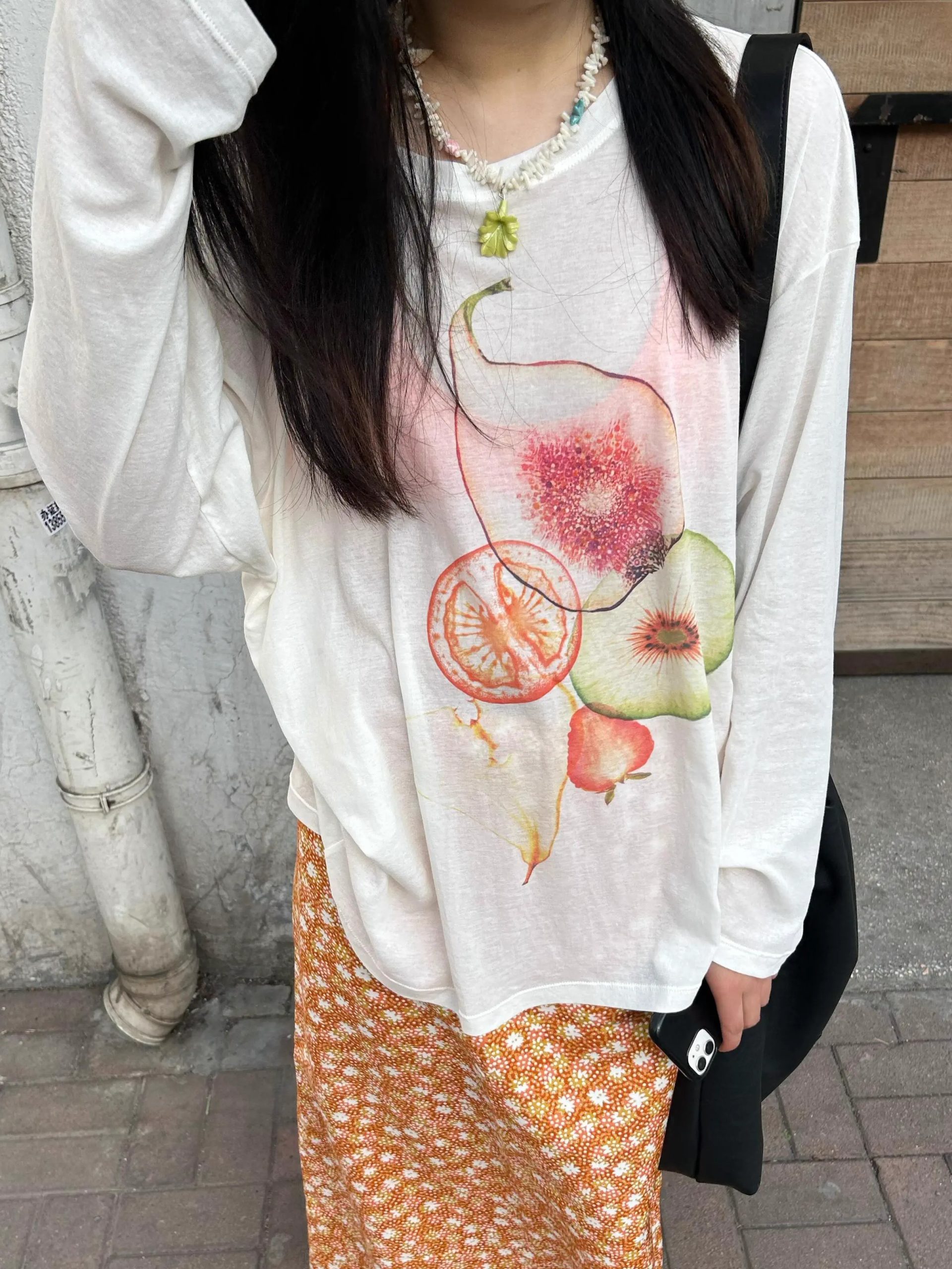 Korean Style Minimalist Fruit Slice Print Long Sleeve Sun Protection T-Shirt for Women - Lightweight Cotton Cover-Up Korean Style Minimalist Fruit Slice Print Long Sleeve Sun Protection T-Shirt for Women - Lightweight Cotton Cover-Up