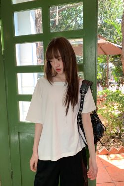Korean Style Off-Shoulder Loose T-Shirt for Women - Summer 2025 Slimming Top with High-End Feel, Casual Fashion Essential
