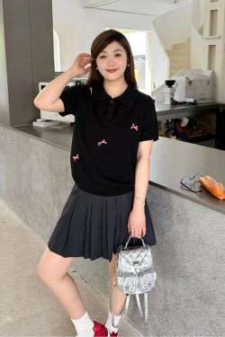 Korean-Style Plus Size Short Sleeve Polo Shirt for Women - Flattering Knitted Summer Blouse for Curvy Figures
