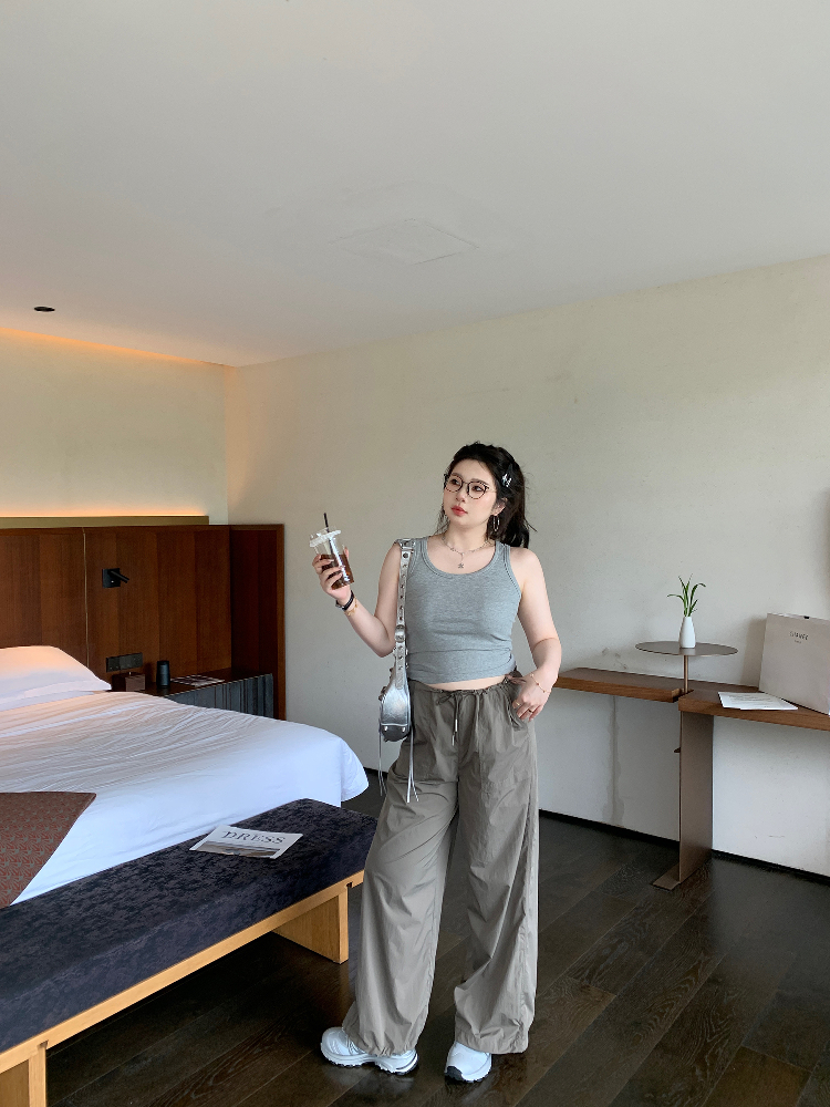 Korean Style Plus Size Ultra-Thin Cargo Pants for Women - Casual Outdoor Mountaineering Feu Parachute Design Korean Style Plus Size Ultra-Thin Cargo Pants for Women - Casual Outdoor Mountaineering Feu Parachute Design