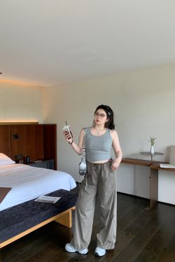 Korean Style Plus Size Ultra-Thin Cargo Pants for Women - Casual Outdoor Mountaineering Feu Parachute Design