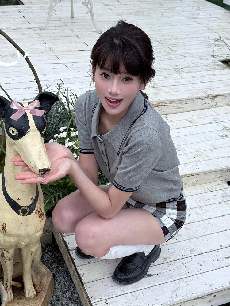 Korean-Style Retro Black and White Checkered A-Line Midi Skirt for Women - Summer Side Zipper Faux Two-Piece Bodycon Design Korean-Style Retro Black and White Checkered A-Line Midi Skirt for Women - Summer Side Zipper Faux Two-Piece Bodycon Design