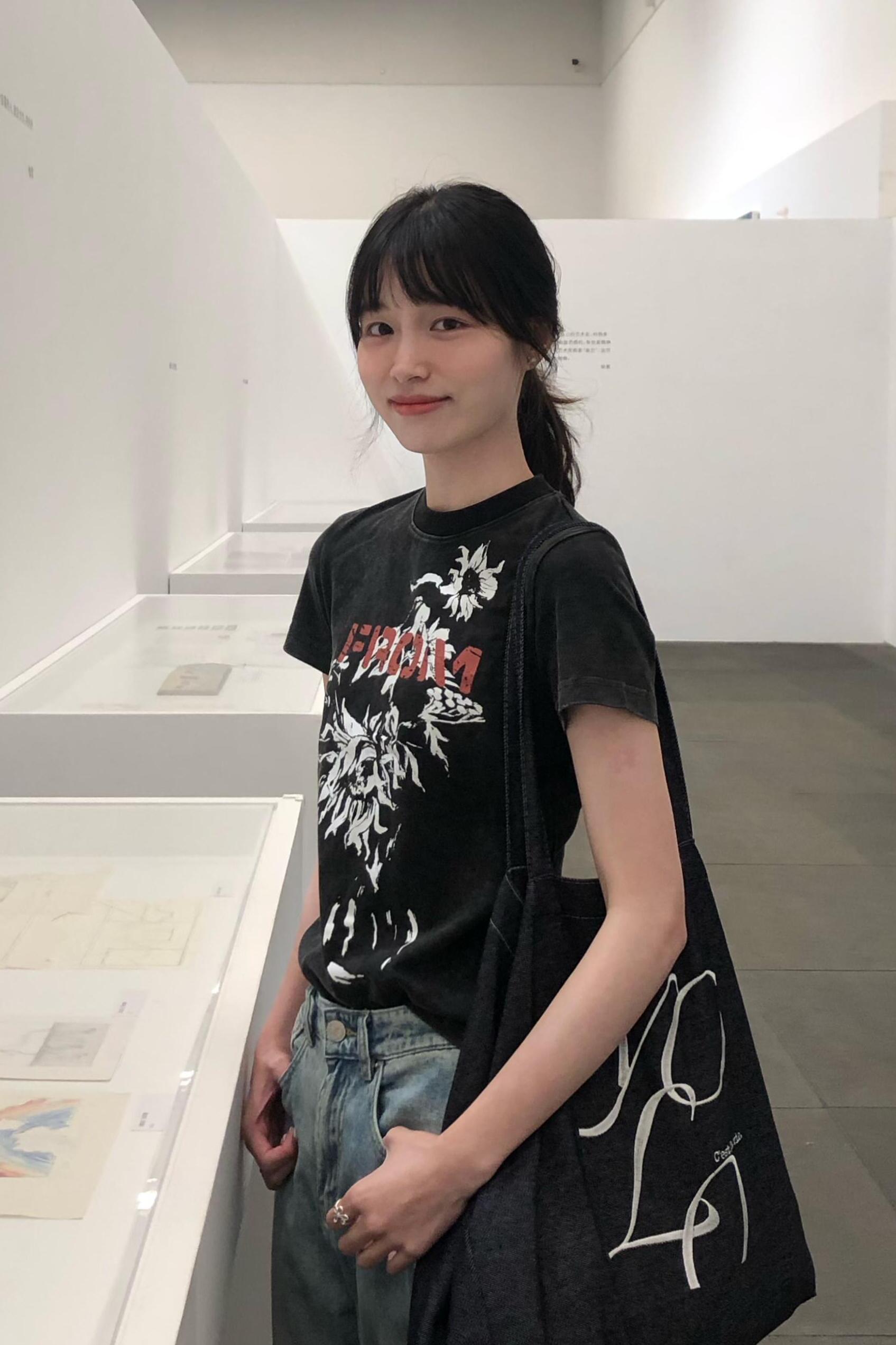 Korean Style Retro Floral Print Black Washed Slim Fit Cotton Short Sleeve T-Shirt for Women