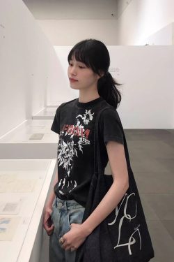 Korean Style Retro Floral Print Black Washed Slim Fit Cotton Short Sleeve T-Shirt for Women