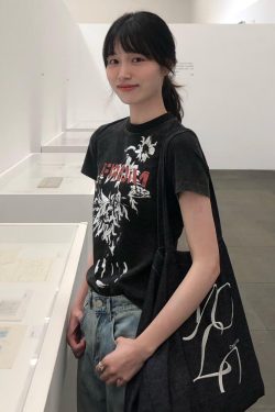 Korean Style Retro Floral Print Black Washed Slim Fit Cotton Short Sleeve T-Shirt for Women