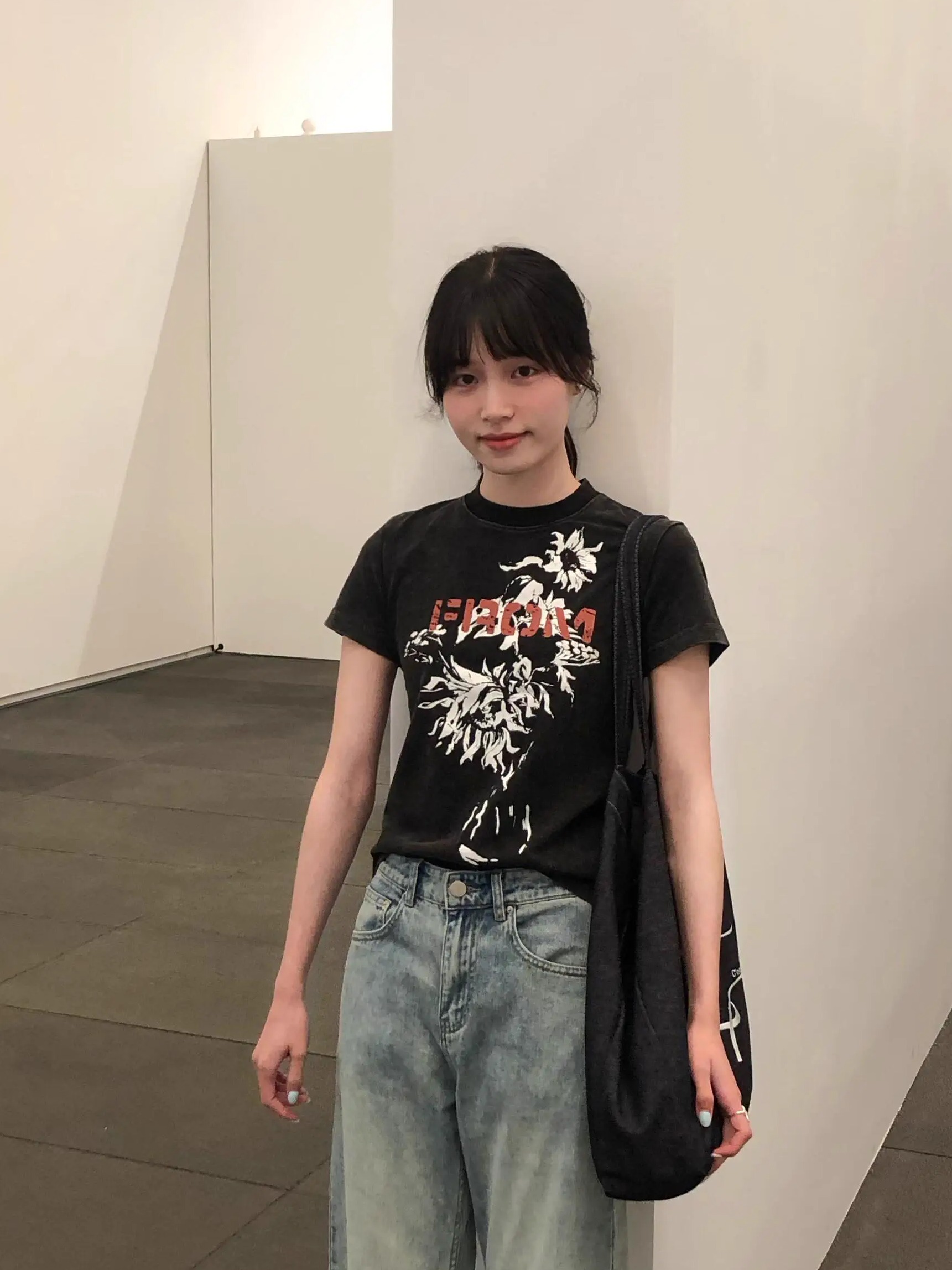 Korean Style Retro Floral Print Black Washed Slim Fit Cotton Short Sleeve T-Shirt for Women Korean Style Retro Floral Print Black Washed Slim Fit Cotton Short Sleeve T-Shirt for Women