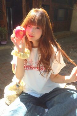 Korean-Style Retro Heavyweight T-Shirt for Women, Summer Sunflower Print, White Round Neck Short Sleeve, Loose Fit Top