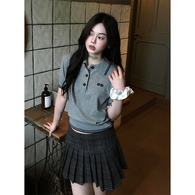Korean-Style Retro Knitted Short Sleeve Polo Collar T-Shirt - Slim Fit College Style Summer Top for Women Korean-Style Retro Knitted Short Sleeve Polo Collar T-Shirt - Slim Fit College Style Summer Top for Women