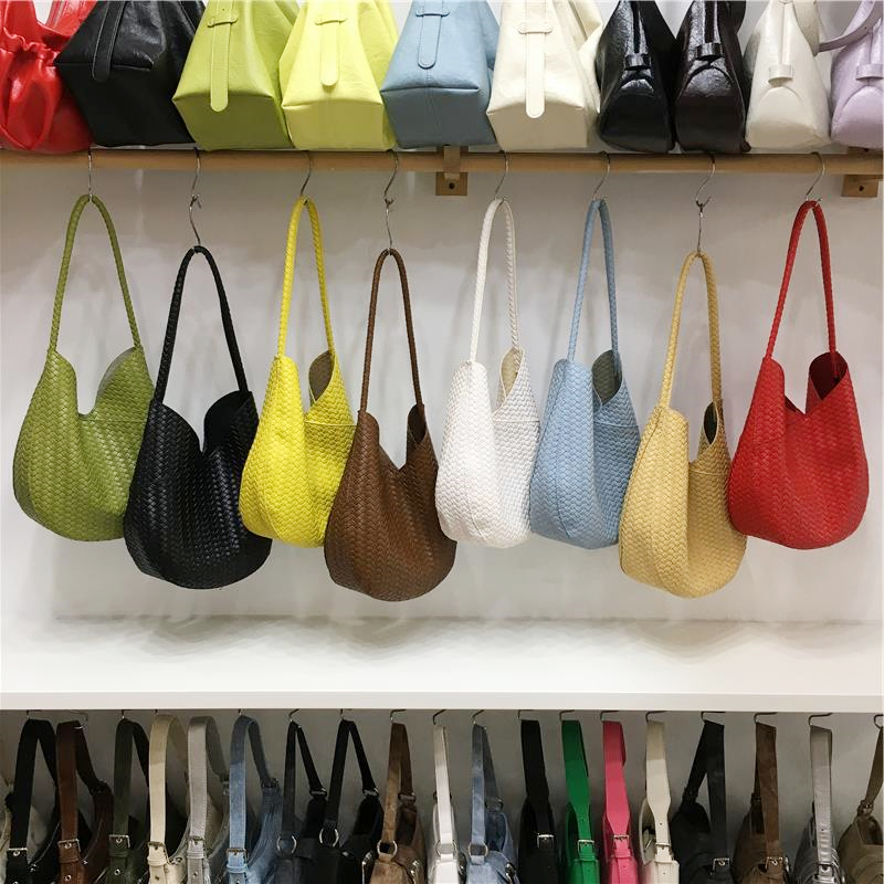 Korean Style Retro Woven Texture Handbag - Soft Leather Fashionable High-Quality Shoulder Tote Bag Korean Style Retro Woven Texture Handbag - Soft Leather Fashionable High-Quality Shoulder Tote Bag