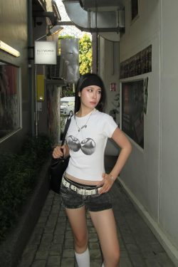 Korean Style Slim Fit Short Sleeve T-Shirt with Metal Cherry Print and High Stretch Cotton for Women