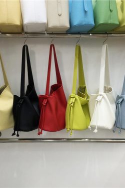 Korean Style Soft Leather Adjustable Underarm Crossbody Bucket Bag - Stylish Pull-Out Design, Trendy Niche Fashion Accessory