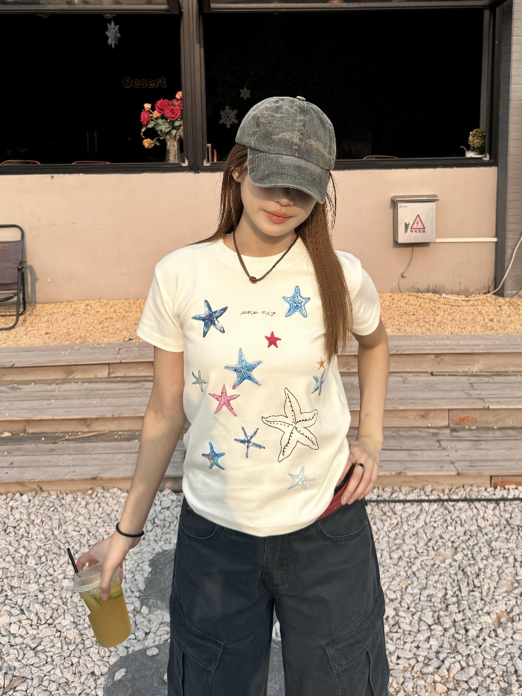 Korean Style Starfish Print Slim Fit Short Sleeve High-Stretch Cotton T-Shirt for Women - Age-Reducing Design Korean Style Starfish Print Slim Fit Short Sleeve High-Stretch Cotton T-Shirt for Women - Age-Reducing Design