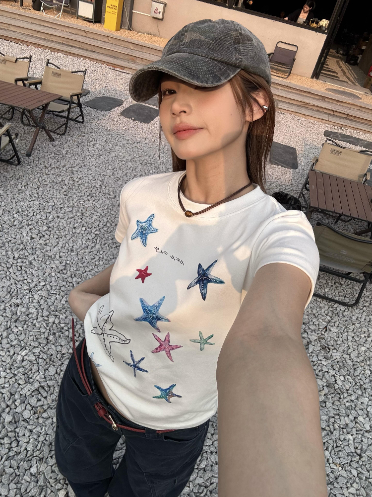 Korean Style Starfish Print Slim Fit Short Sleeve High-Stretch Cotton T-Shirt for Women - Age-Reducing Design Korean Style Starfish Print Slim Fit Short Sleeve High-Stretch Cotton T-Shirt for Women - Age-Reducing Design